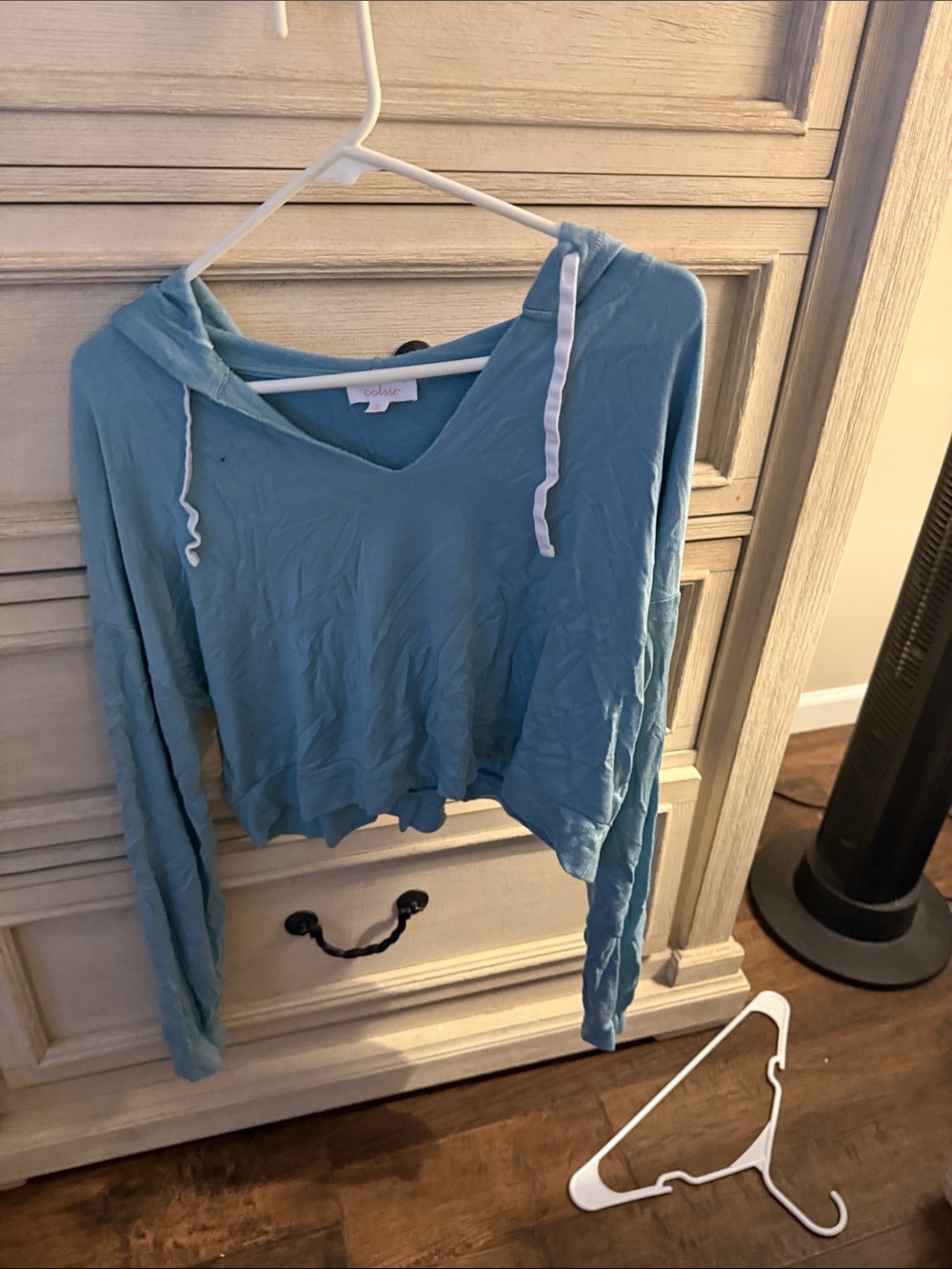 Colsie Teal Cropped V-Neck Hoodie with White Drawstrings